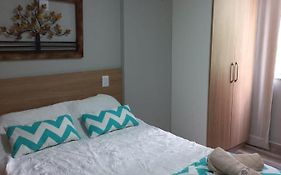 Flat Beverly Hills 101A