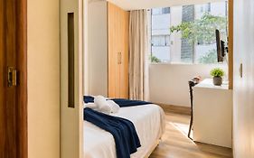 Flat Beverly Hills 101A